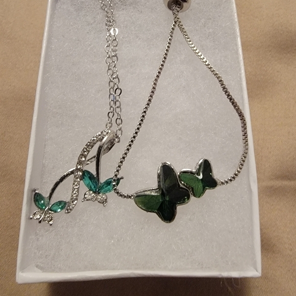 BUTTERFLY Set - Picture 2 of 10